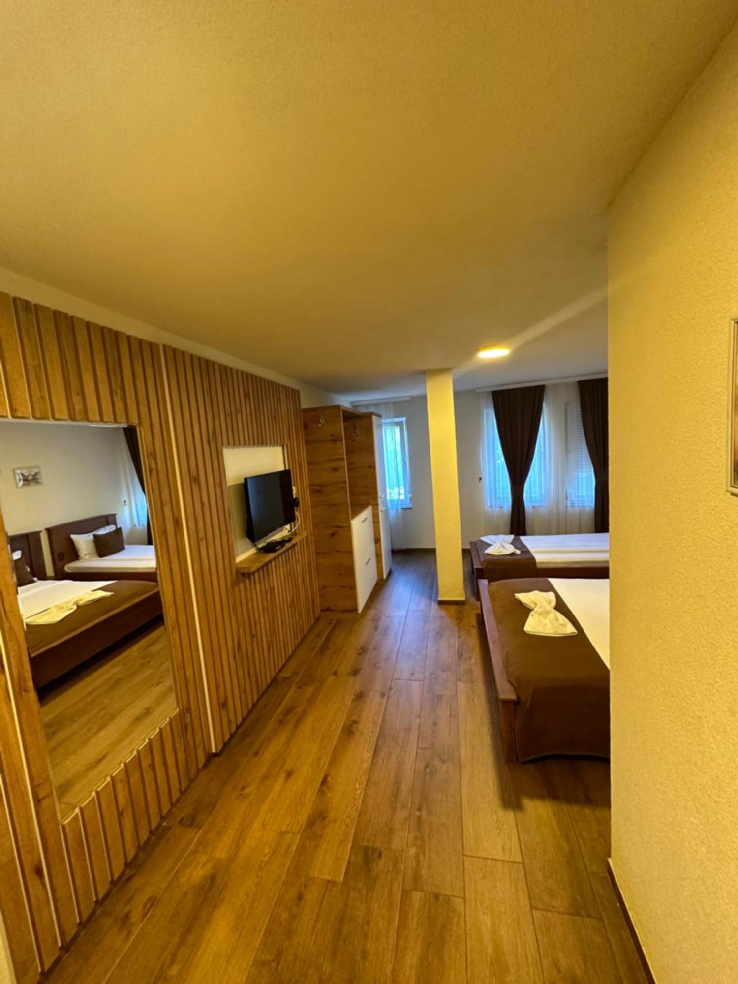 Hotel Panorama Rugove Peje Extérieur photo