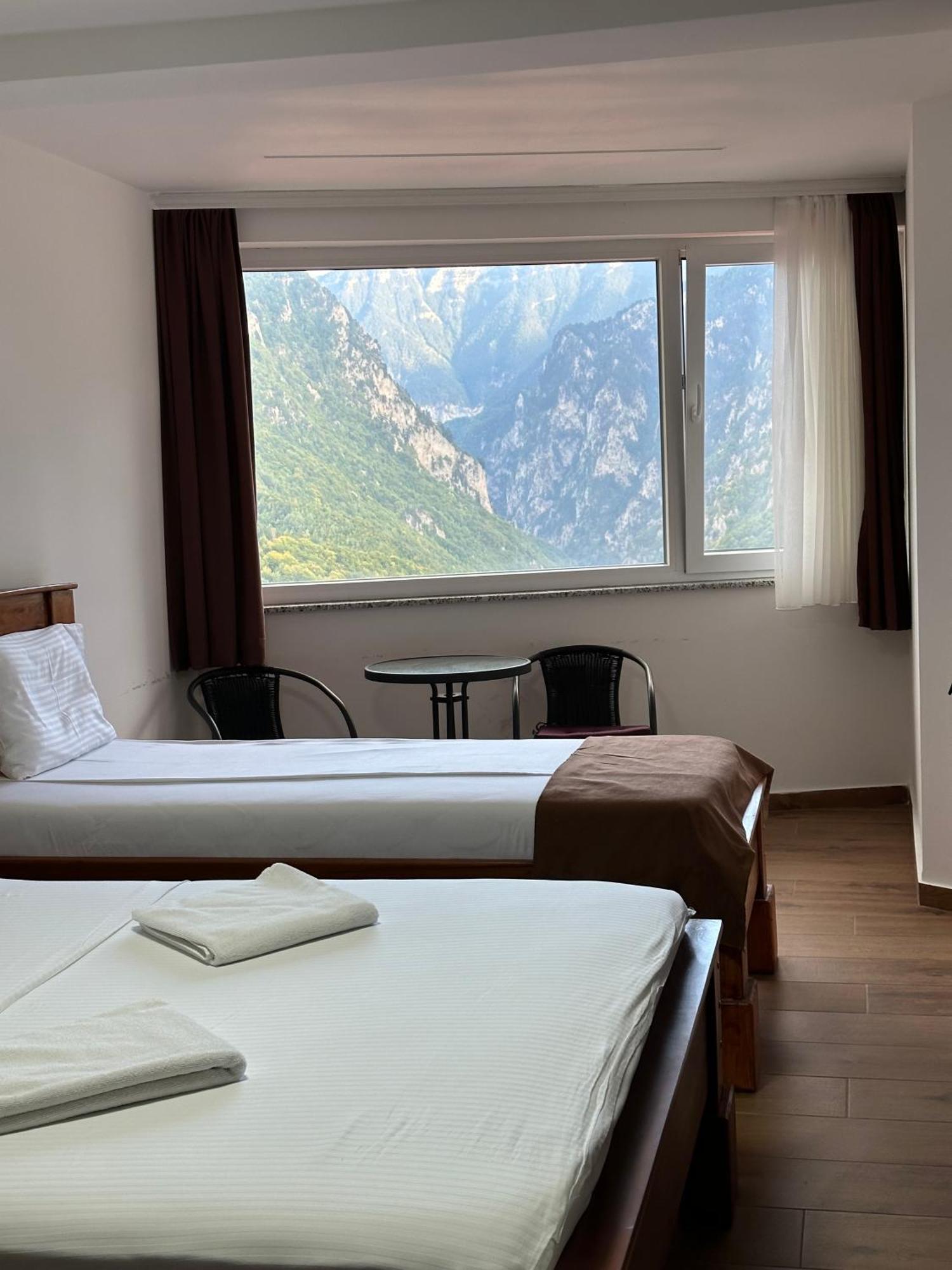 Hotel Panorama Rugove Peje Extérieur photo