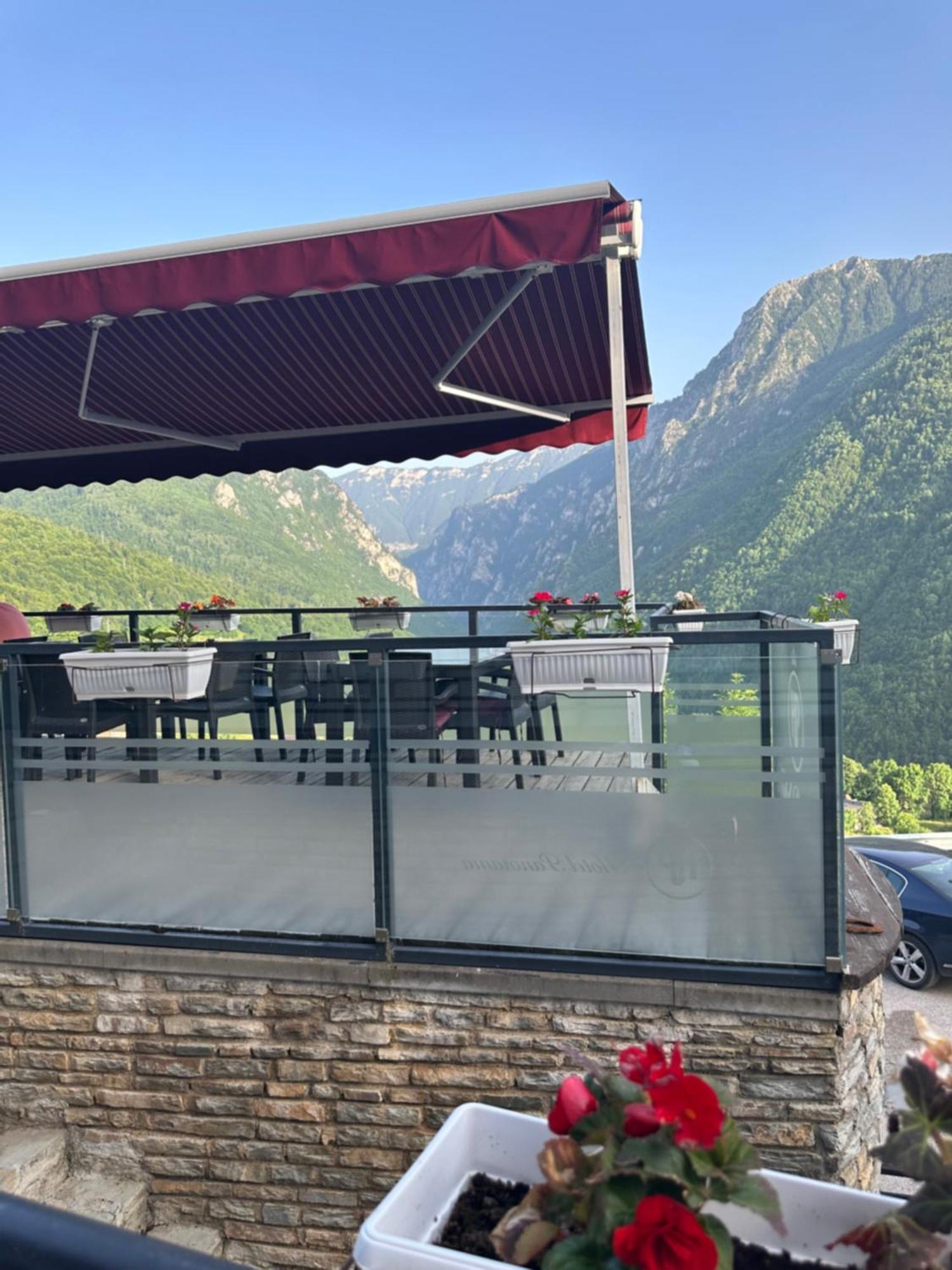 Hotel Panorama Rugove Peje Extérieur photo